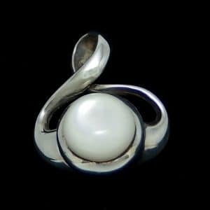 Silver-mother-pearl-necklace