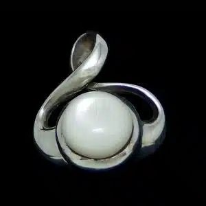 Silver-mother-pearl-necklace