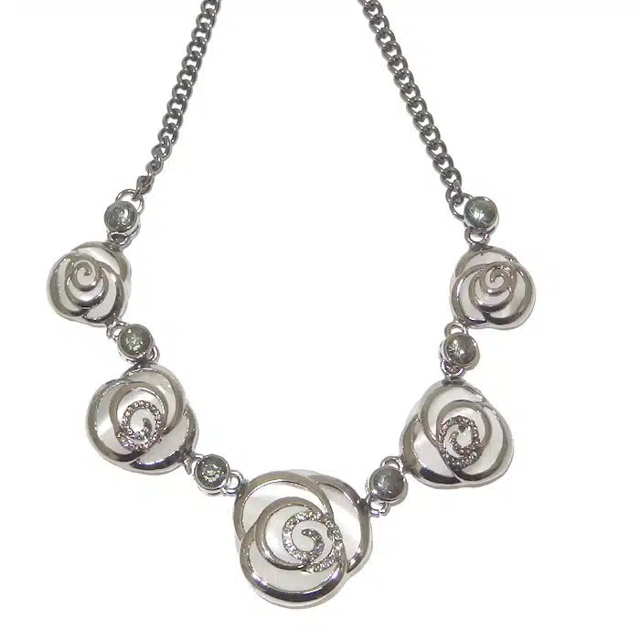 Five Roses Necklace with Stones Ball choker necklace