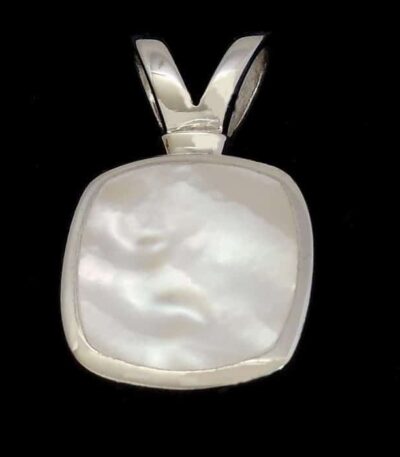 Mother pearl shell necklace