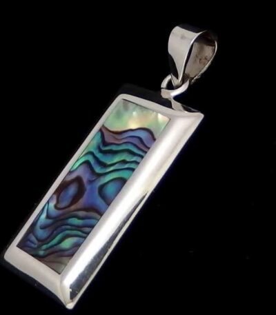 Silver shell necklace