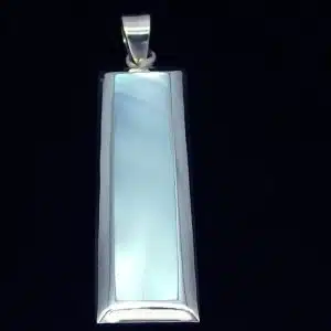 Silver shell necklace