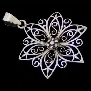 Vintage silver flower necklace