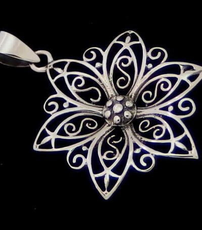 Vintage silver flower necklace