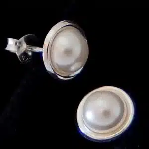 Pearl stud earrings NZ