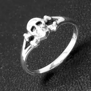 Sterling silver skull ring