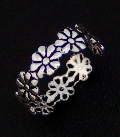 Silver-flower-Toe-Ring