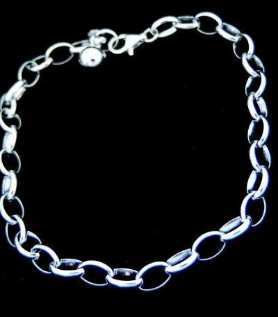 Bracelet to add charms