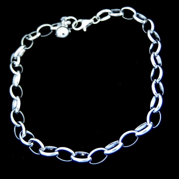 Buy Minimal Silver Plated Link Chain Charm Bracelet Online At Best Price @  Tata CLiQ