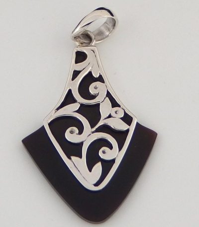 Ornate Silver Shell necklace NZ