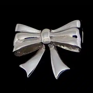 Sterling silver bow necklace