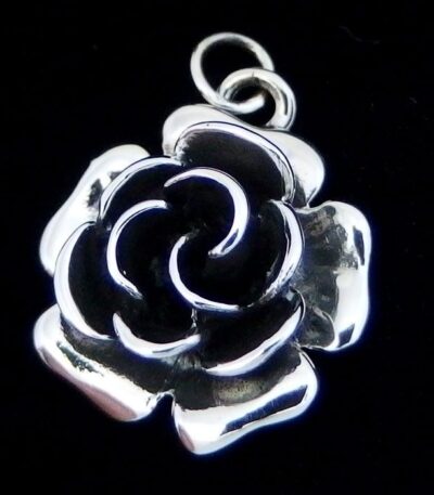 Silver rose necklace