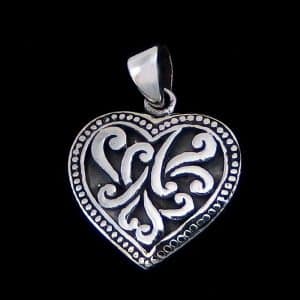 Silver vintage heart necklace