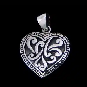 Silver vintage heart necklace