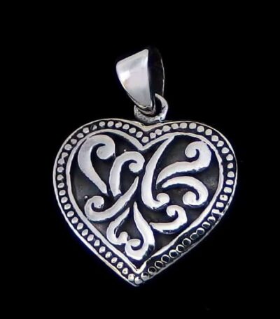 Silver vintage heart necklace