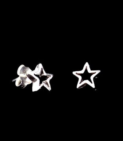 Cut out star stud earrings