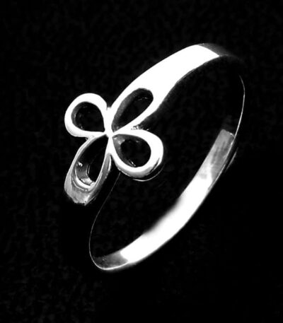 Sterling silver flower ring