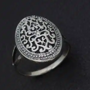 Female family crest ring
