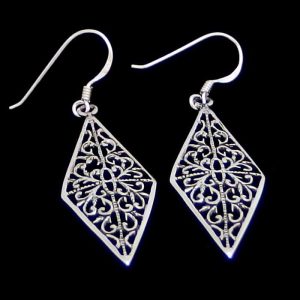 Filigree- Diamond- Shaped- Earrings