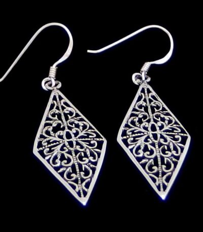 Filigree- Diamond- Shaped- Earrings