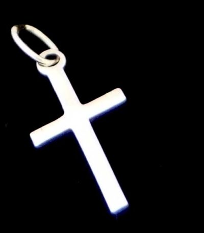Cross-Pendant-Necklace
