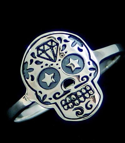 Star Eyes Skull Ring
