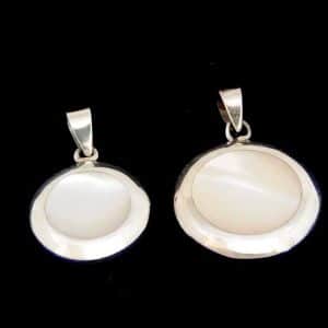 Mother pearl necklace