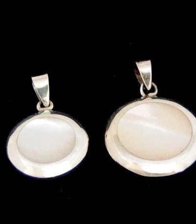 Mother pearl necklace