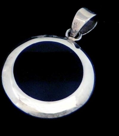 Silver round necklace