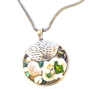 Statement short necklace