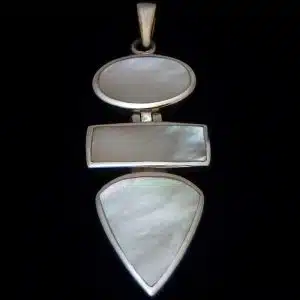 Mother pearl necklace