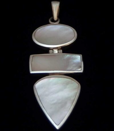 Mother pearl necklace