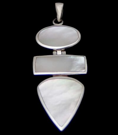 Mother pearl necklace