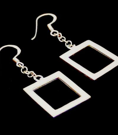Silver dangling earring NZ