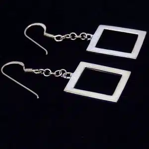 Silver dangling earring NZ