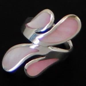Long finger shell ring