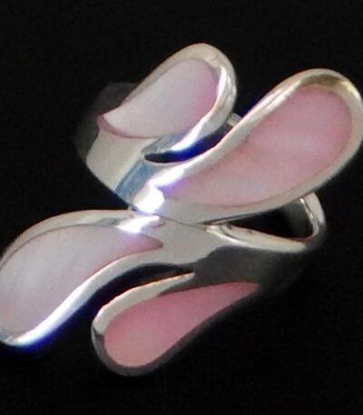 Long finger shell ring