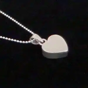 Simple heart necklace