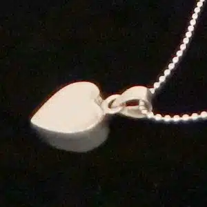 Simple heart necklace