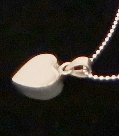 Simple heart necklace