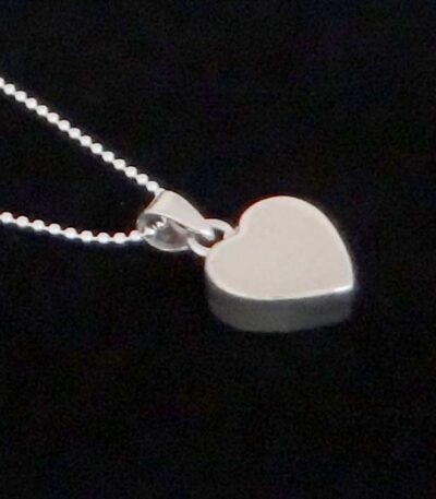Simple heart necklace