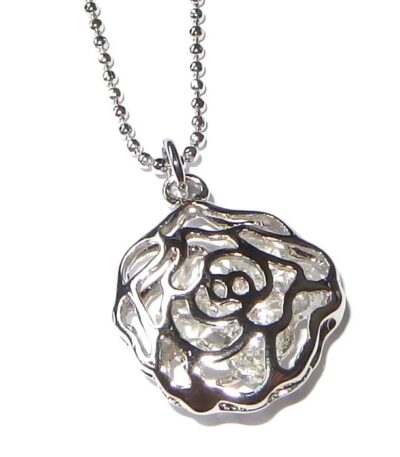 costume flower necklace
