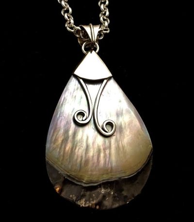 Silver large shell necklace