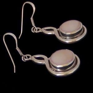 Mother pearl earring
