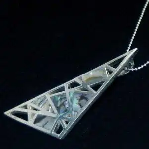 Silver shell necklace