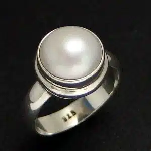 Sterling silver pearl ring