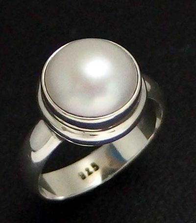 Sterling silver pearl ring