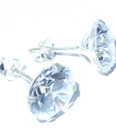 Cubic zirconia stud earring