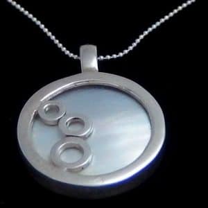 Silver mother pearl necklace