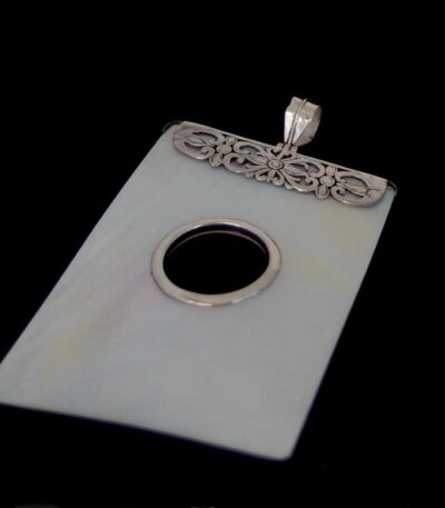 Vintage mother pearl necklace